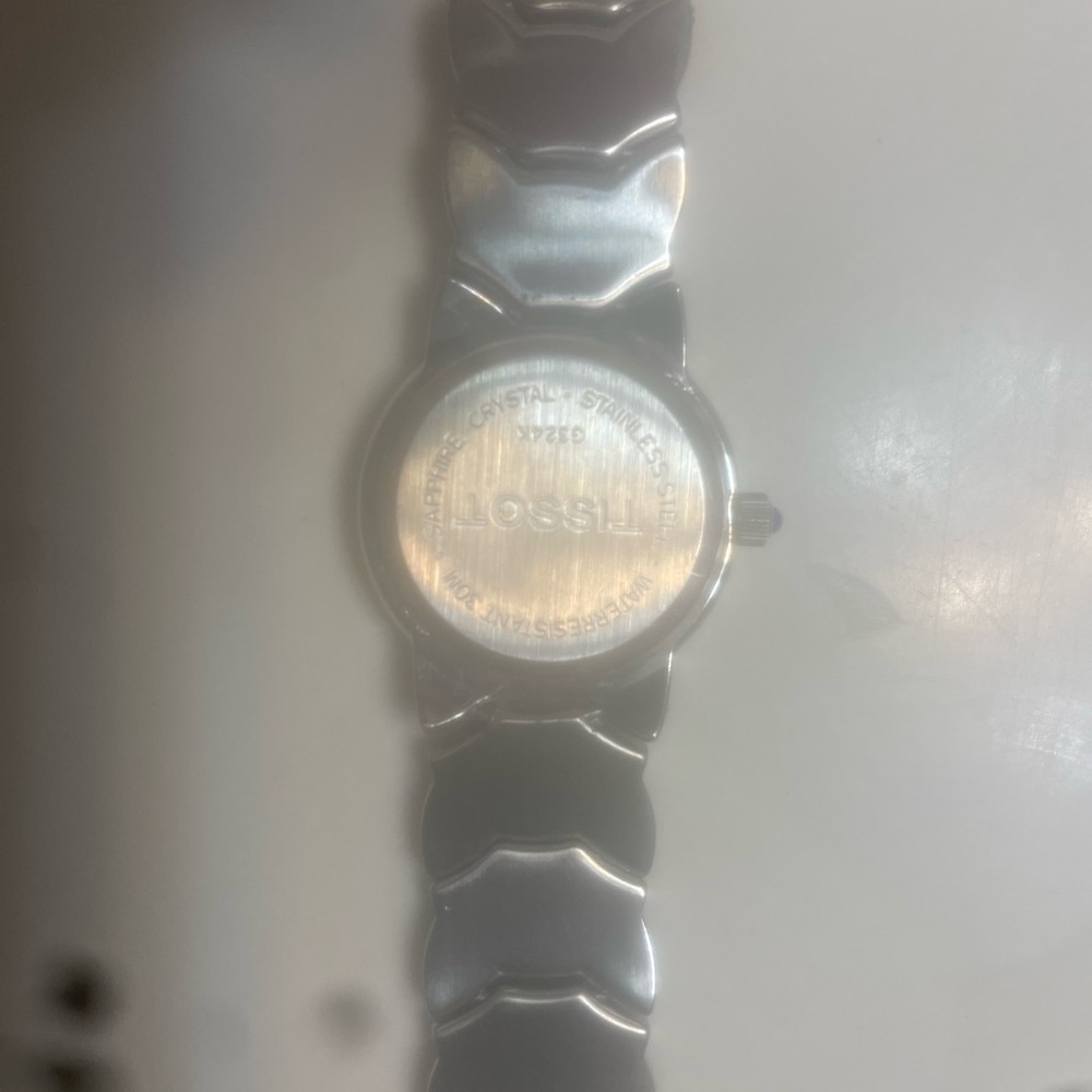 Women’s Tissot watch- perfect size to compliment any wrist size. - Picture 2 of 2